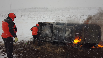 ruta transito nieve incendio camioneta