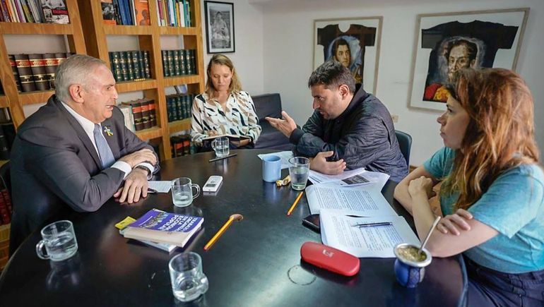 Juan Grabois se reunión con el embajador de Estados Unidos.