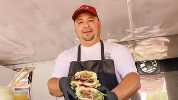 la familia que trajo los famosos sandwiches tucumanos a neuquen y hoy tiene filas en su carrito del rio la familia que trajo los famosos sandwiches tucumanos a neuquen y hoy tiene filas en su carrito del rio