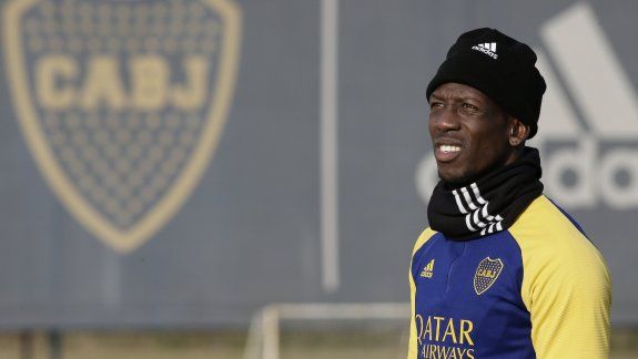 Aislaron a Advíncula: ¿Por qué hay malestar en Boca?