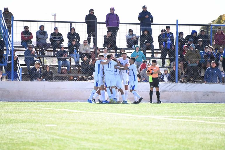 Deportivo Rincón no dejó dudas ante Sol de Mayo y sigue con puntaje perfecto