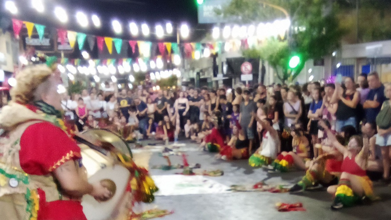 El corso en Haedo terminó en escándalo con peleas y saqueos / Foto Gentileza