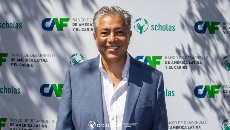Rolando Figueroa ya está en Roma