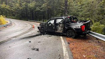 Dos camionetas protagonizaron el tremendo choque. Dos camionetas protagonizaron el tremendo choque.