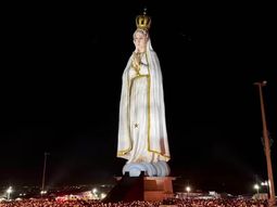 Se trata de una imagen de la Virgen de Fátima, tiene 54 metros de altura y está formada por un interior de poliuretano y un exterior de fibra de vidrio con resina, está uicada en el estado de Ceará, Brasil. Se trata de una imagen de la Virgen de Fátima, tiene 54 metros de altura y está formada por un interior de poliuretano y un exterior de fibra de vidrio con resina, está uicada en el estado de Ceará, Brasil.