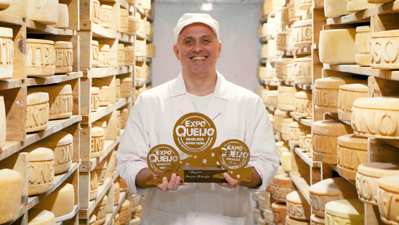Súper oro para un queso cipoleño en un certamen mundial