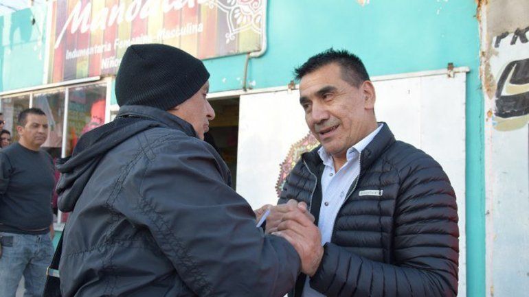 El líder del Frente Neuquino charló con vecinos del oeste.