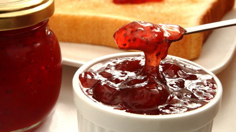 Prohíben la venta de dos marcas de mermeladas en todo el país