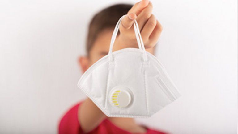 Maestra es viral en Twitter por insultar a un alumno que no usaba mascarilla. | Foto referencial.