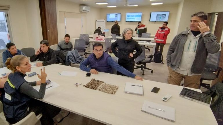 La secretaria de Emergencias y Gestión de Riesgos, Luciana Ortiz Luna, se puso al frente del Centro de Operaciones de Emergencias. La secretaria de Emergencias y Gestión de Riesgos, Luciana Ortiz Luna, se puso al frente del Centro de Operaciones de Emergencias.