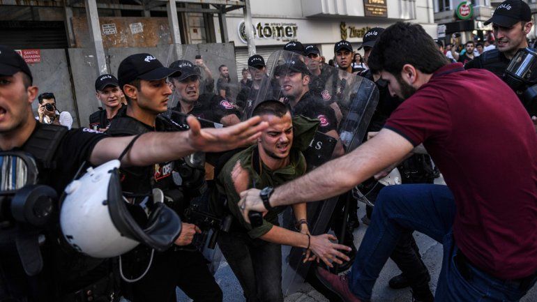 Durante la represión hubo al menos 40 detenidos.