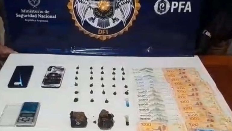 Algunas de las dosis incautadas por la Federal en Trelew