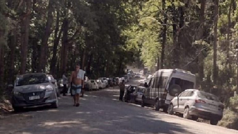 Yuco a pleno: ahora multarán a turistas por estacionar en la ruta