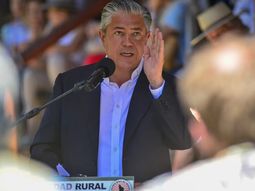Rolando Figueroa, ante la tribuna campera. Foto: prensa gobierno de Neuquén Rolando Figueroa, ante la tribuna campera. Foto: prensa gobierno de Neuquén