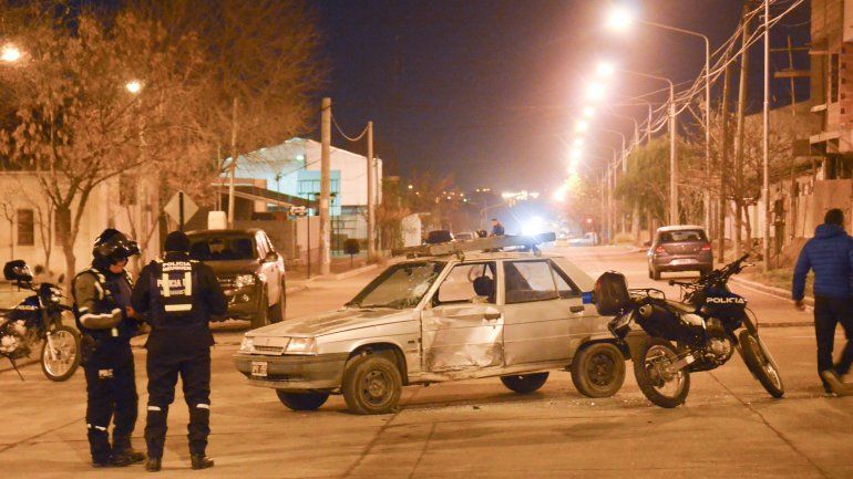 Un policía resultó herido en un accidente en el Oeste