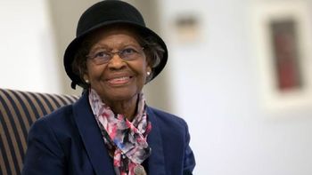 Gladys West, la creadora del GPS, trabajó durante varias décadas para la Marina de Estados Unidos. Gladys West, la creadora del GPS, trabajó durante varias décadas para la Marina de Estados Unidos.