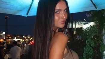 un senador miraba fotos de zaira nara en plena sesion y fue escrachado un senador miraba fotos de zaira nara en plena sesion y fue escrachado