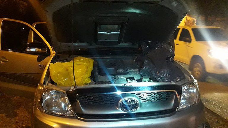 Decomisaron 1300 kilos de carne ilegal: la escondían hasta en el motor de la camioneta
