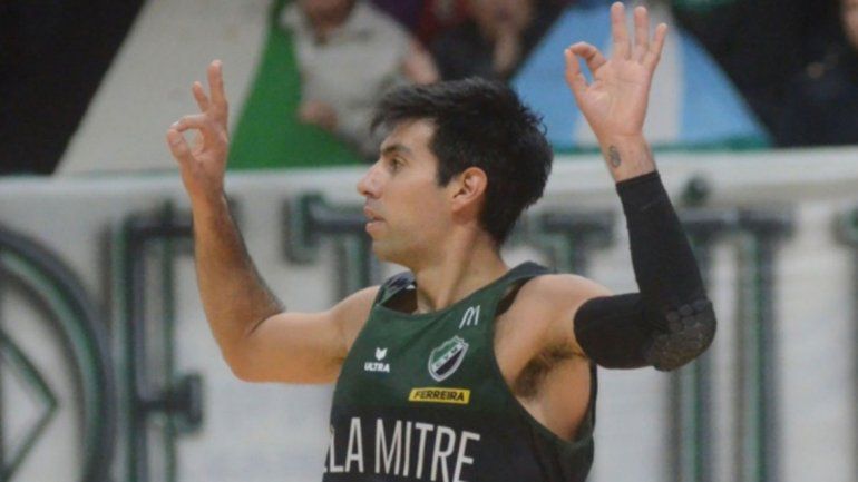 El neuquino que ascendió con Villa Mitre en básquet