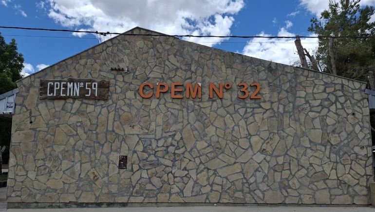 La nota fue encontrada en uno de los baños de la escuela.