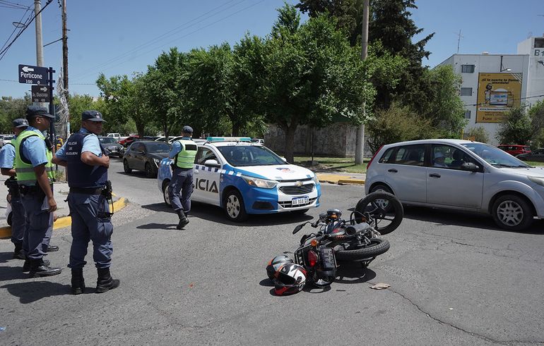 El motociclista fue trasladado al Hospital Castro Rendón. El motociclista fue trasladado al Hospital Castro Rendón.