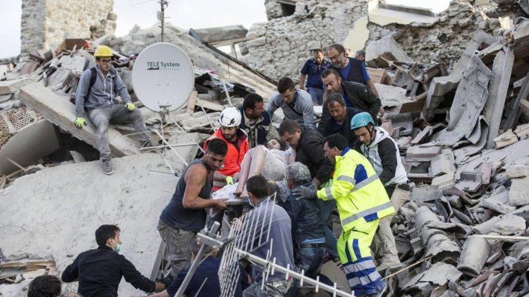 El terremoto en el centro de la península ya causó 281 víctimas fatales.