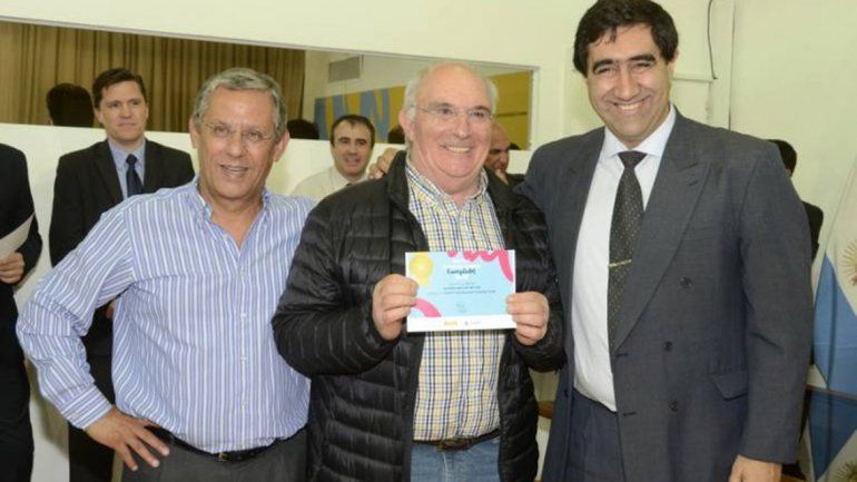 El intendente Quiroga premió a vecinos cumplidores.
