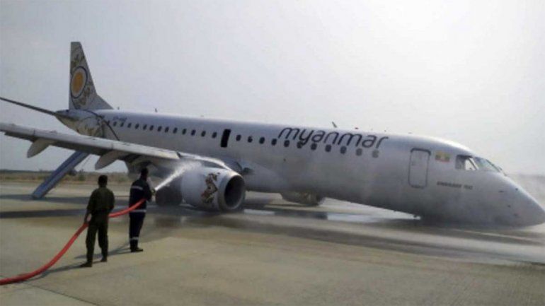 Milagro en el aire: un piloto aterrizó un avión sin ruedas delanteras