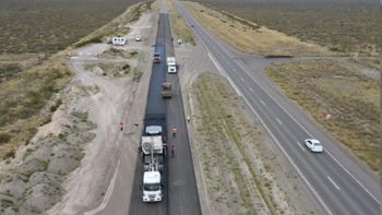 Las obras de duplicación de calzada en la Doble Trocha, el tramo de la ruta 3 que conecta Puerto Madryn y Trelew, en Chubut. Las obras de duplicación de calzada en la Doble Trocha, el tramo de la ruta 3 que conecta Puerto Madryn y Trelew, en Chubut.
