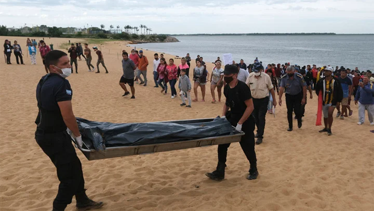 Huía de la policía y se tiró al río Paraná: lo encontraron muerto