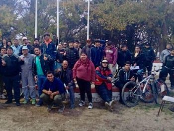 Los obreros desocupados se convocaron en las plazas.