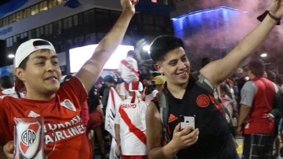 Los hinchas de River coparon el Monumento