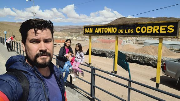 Detrás de cámara: la familia cipoleña que pasea por el mundo y lo muestra por TV