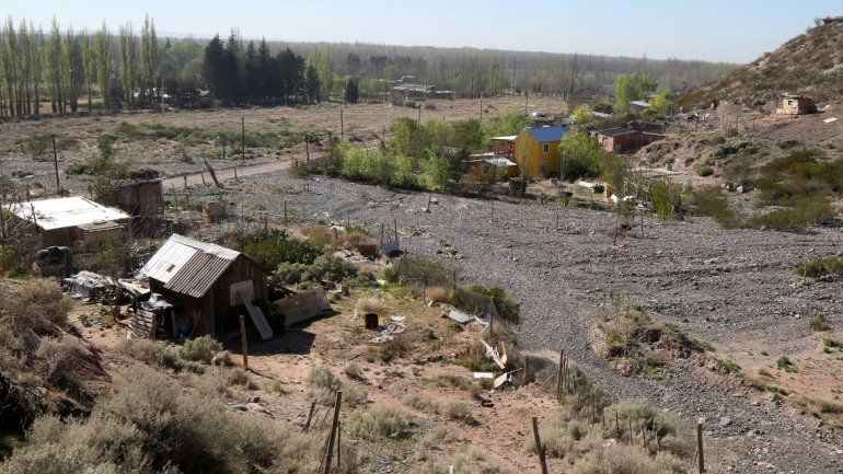 A la vera de la Ruta 7 hay sectores amenazados con una usurpación.