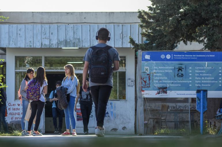 La UNCo suma una nueva carrera universitaria vinculada a la salud: cómo anotarse