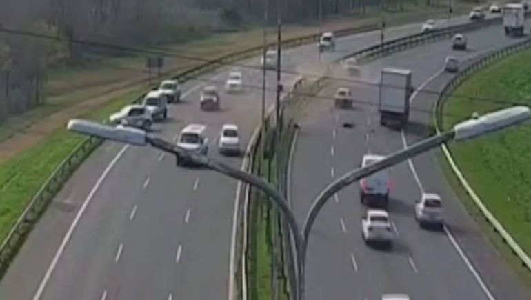 El choque múltiple que terminó con la muerte de un motociclista.