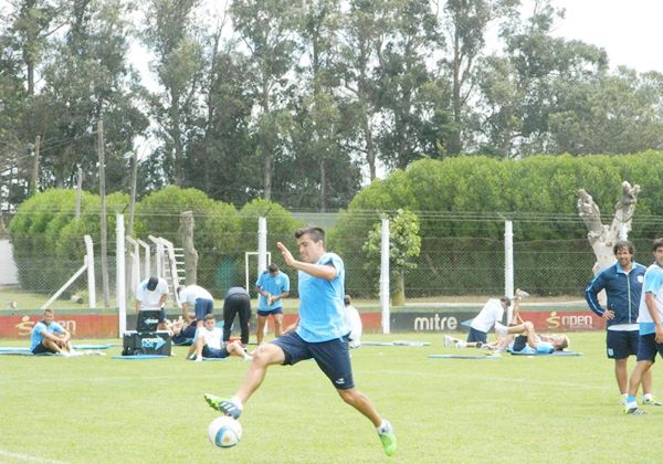 Racing y Vélez van por el primer título de la temporada