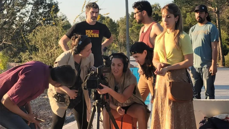 Estudiantes de cine convirtieron la capital neuquina en un gran set de filmación
