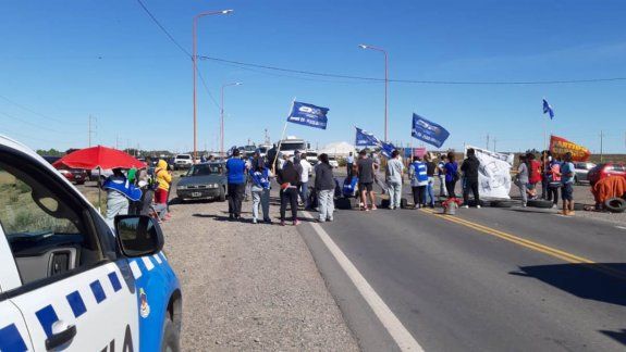 tercerizados del hospital cobraron y se levanto el corte en ruta 22