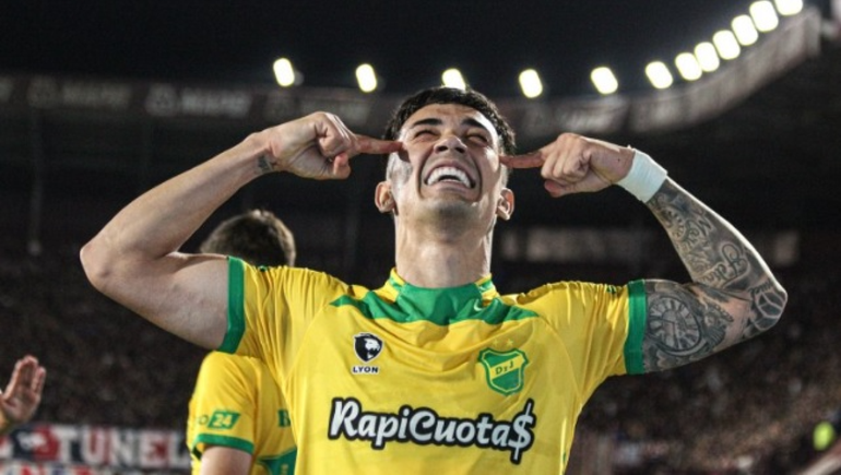 El Halcón de Florencio Varela tiene en Santiago Solari una carta de gol. El Halcón de Florencio Varela tiene en Santiago Solari una carta de gol.