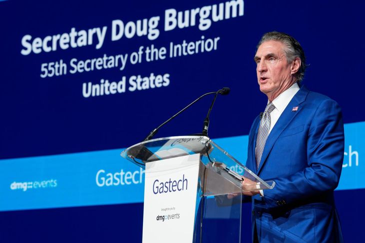 El secretario del Interior de Estados Unidos, Doug Burgum, pronunció el discurso principal en Gastech 2025. El secretario del Interior de Estados Unidos, Doug Burgum, pronunció el discurso principal en Gastech 2025.