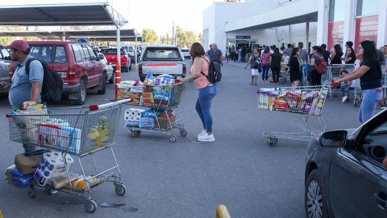 No hubo acuerdo en el horario de atención de los súper