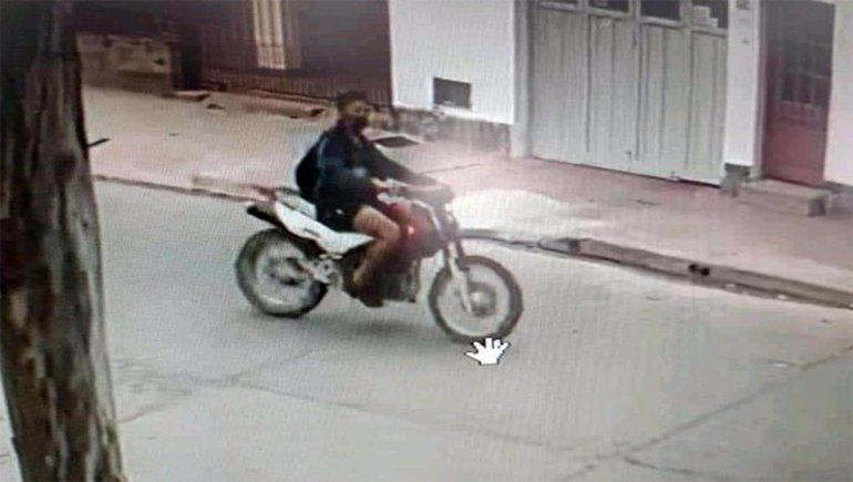 Atropelló a una nena de 3 años con su moto, la arrastró y le dio una patada en la cabeza para huir