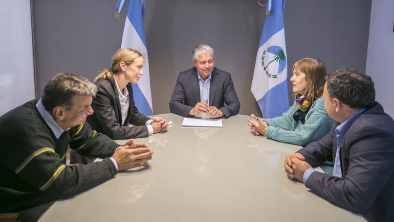 Rolando Figueroa brindó su apoyo a la UNCo