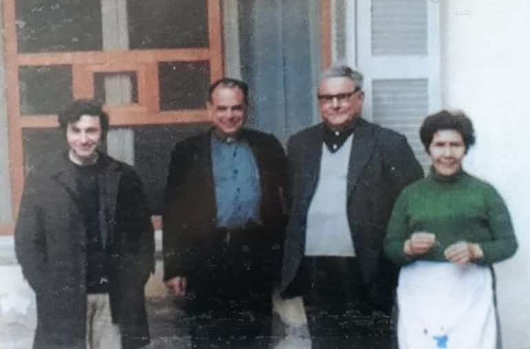 El padre Fernando Barrufet, el obispo Jaime De Nevares y el sacerdote Enrique Olivares, promotor de una guardería y un hogar.