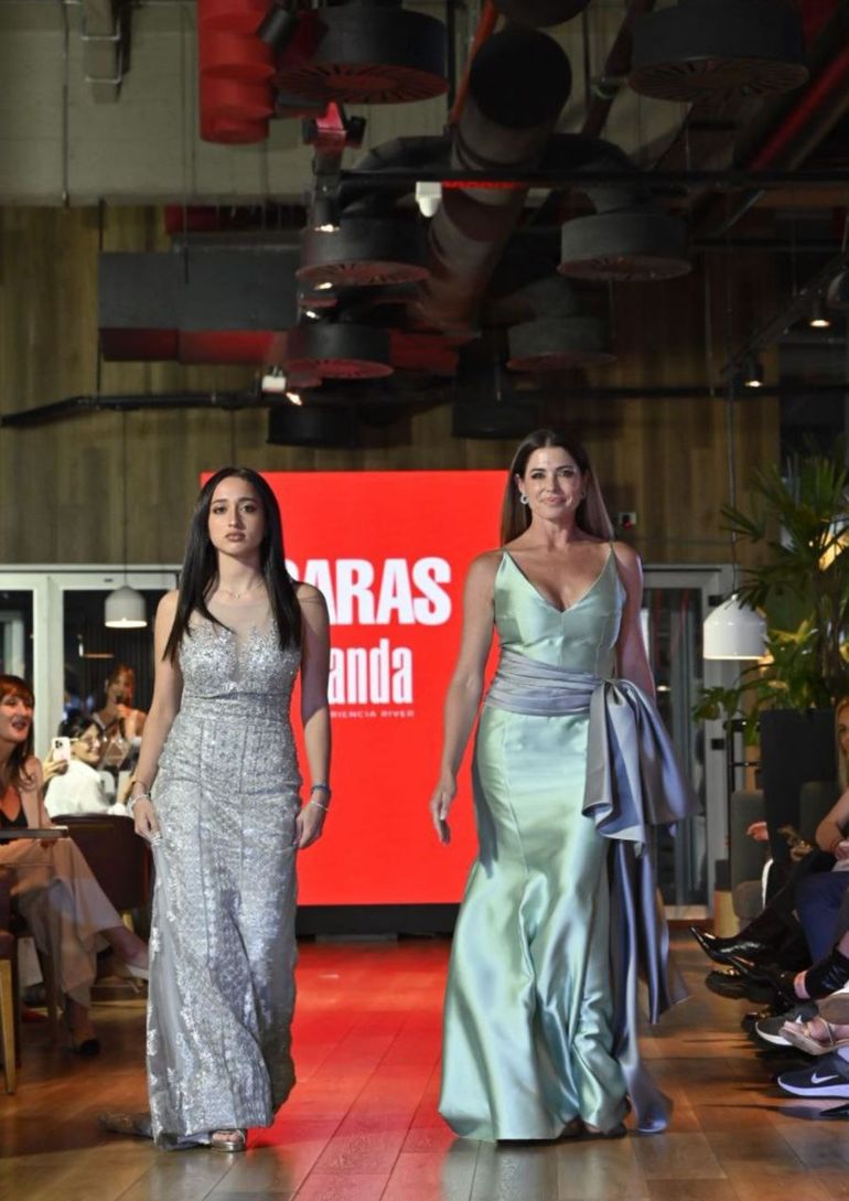 Pamela David y su hija Lola, entre las más destacadas en la gala de la revista Caras por el Día de la Madre.  Pamela David y su hija Lola, entre las más destacadas en la gala de la revista Caras por el Día de la Madre.
