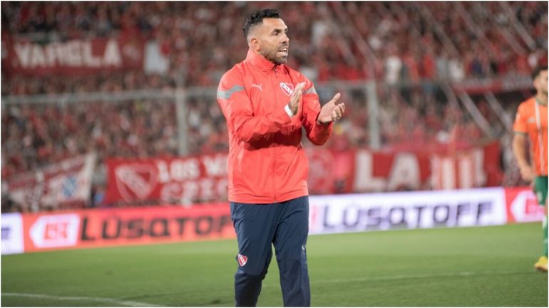 Por qué Carlos Tevez está muy enojado con los dirigentes de Independiente