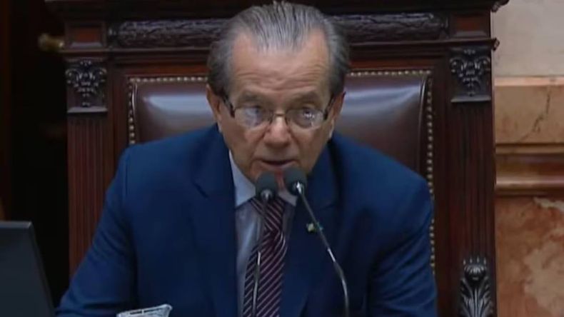 Escándalo en Diputados: se olvidó el micrófono abierto y lanzó comentarios lascivos sobre varias legisladoras | LM Neuquen Escándalo en Diputados: se olvidó el micrófono abierto y lanzó comentarios lascivos sobre varias legisladoras