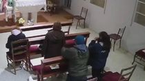 El robo se produjo en plena iglesia de Santa Fe