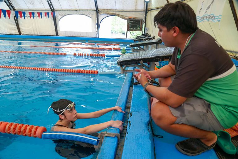 Luján Navarrete estuvo dos días entrenando en el Centro Residentes Santafesinos. Luján Navarrete estuvo dos días entrenando en el Centro Residentes Santafesinos.